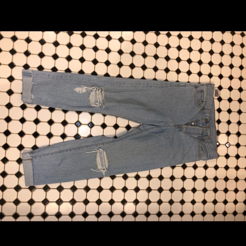 Red label Levi’s size 26 LOWEST price